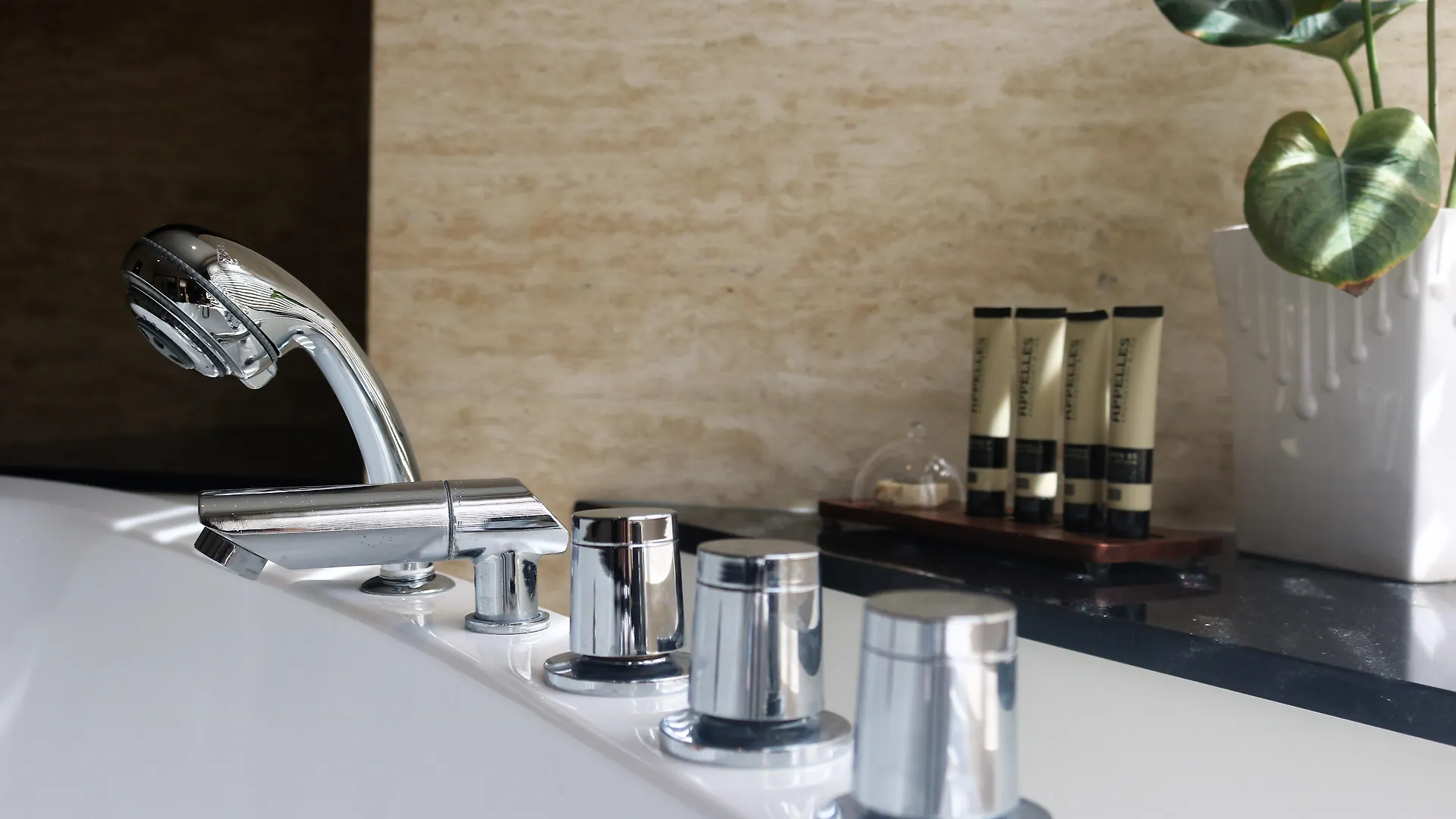Vouk Hotel Suites, Penang George Town